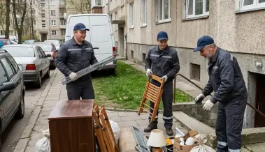 Разчистване на мазета след наводнение Варна