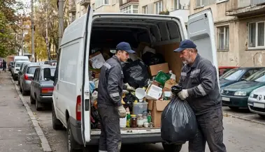 Събиране и извозване на битов боклук Ямбол