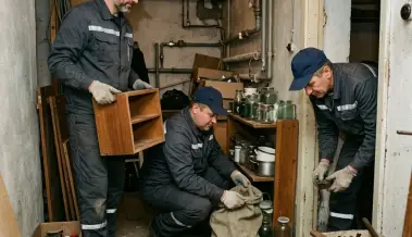 Разчистване на мазета след наводнение Видин
